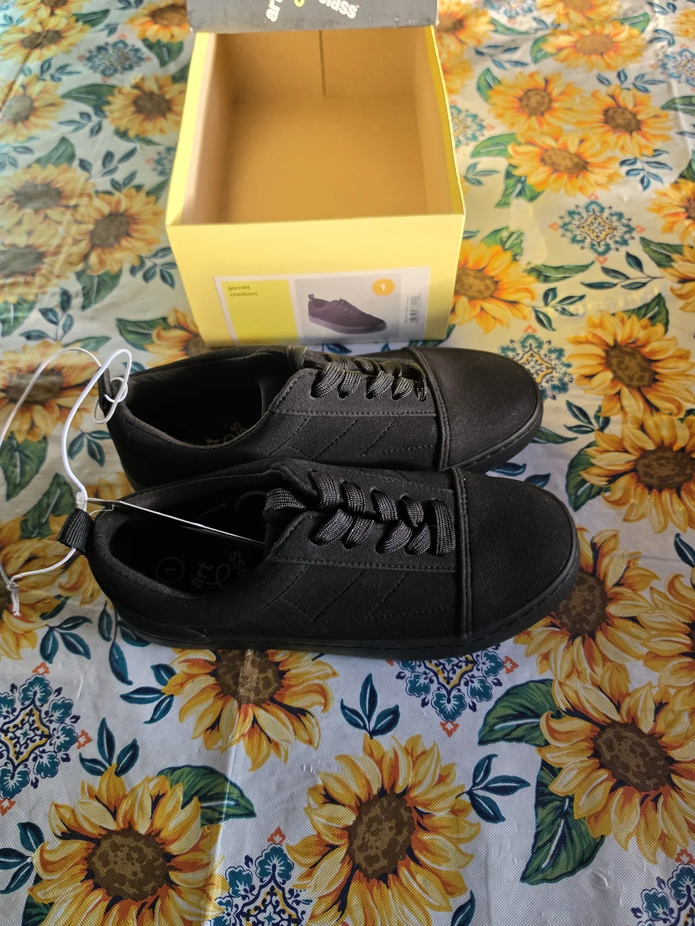 art class Black Kids' Lace-Up Sneakers
